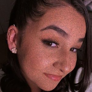 Meet your Posher, Mia